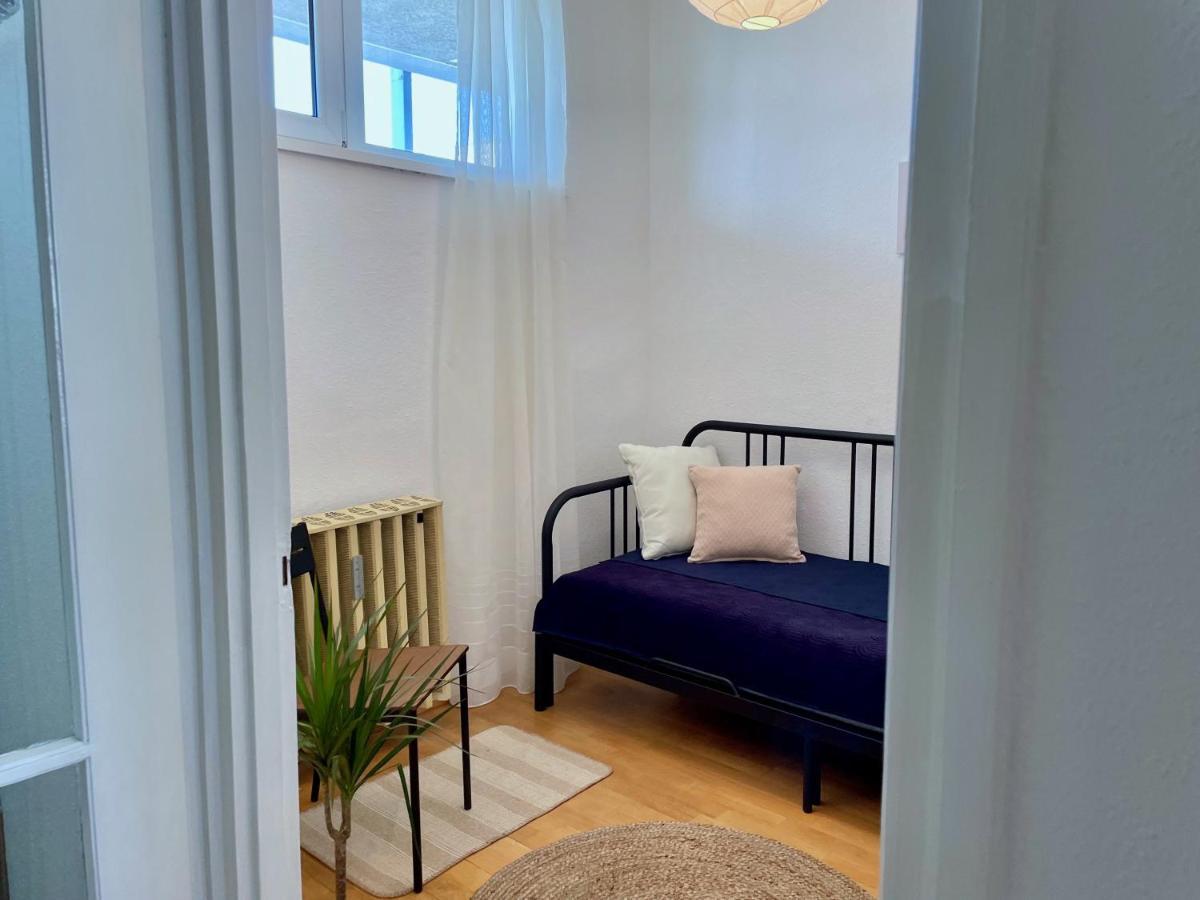 Appartement Nosztalgia Apartman à Veszprém Extérieur photo