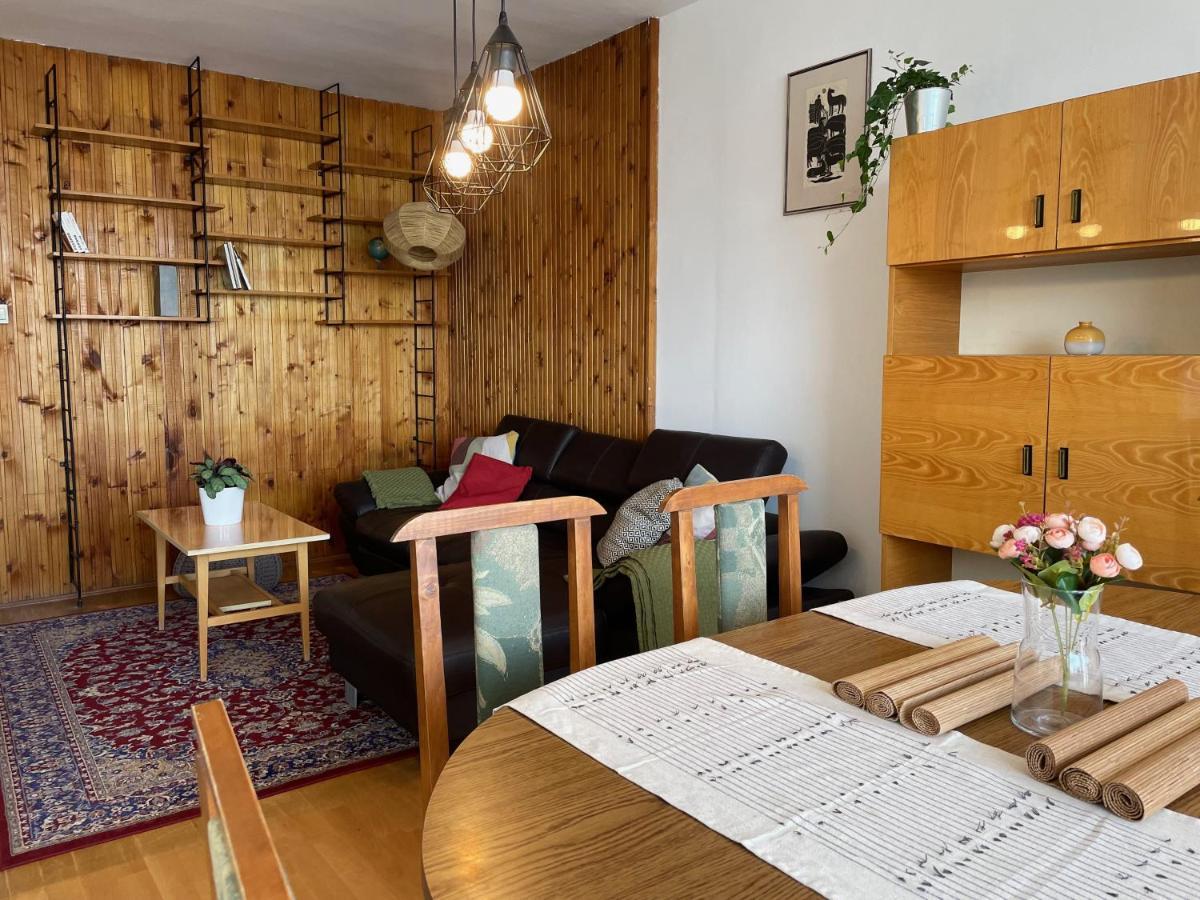 Appartement Nosztalgia Apartman à Veszprém Extérieur photo