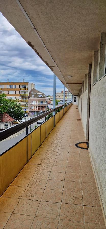 Appartement Nosztalgia Apartman à Veszprém Extérieur photo